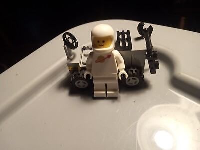 #ad LEGO WHITE CLASSIC SPACE MEN MINIFIGURE ASTRONAUT VINTAGE FIG faded logo $9.99