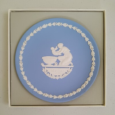 #ad Wedgwood Jasperware Plate Mothers Day Mom Bathes Baby 1973 Pale Blue IOB Gift $15.99