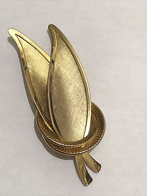 #ad Gold Tone 2 Leaves Brooch Textured Double Rope Circle Pin Elegant Ladies Vintage $10.88