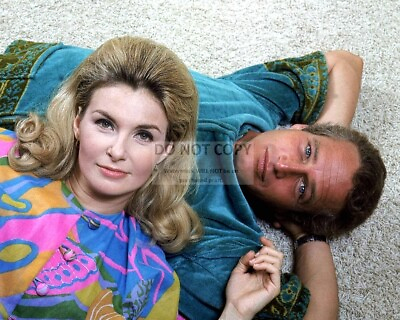 #ad PAUL NEWMAN WITH WIFE JOANNE WOODWARD 8X10 PUBLICITY PHOTO AB 758 $8.87