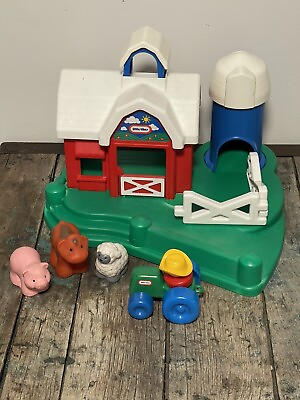 #ad 1990#x27;S LITTLE TIKES FARM WITH SILO TRACTOR FARMER COW PIG SHEEP 2 FENCES $25.00