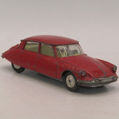 #ad Corgi Toys 210 Citroen DS 19 Car Red Version in good ORIGINAL condition GBP 7.99