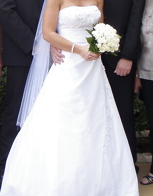 #ad Ladies White Wedding Dress Size 8 AU $150.00