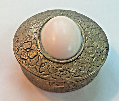 #ad Vintage Pill Box Round Floral Embossed Gold Tone Hinged Lid Stone $22.00
