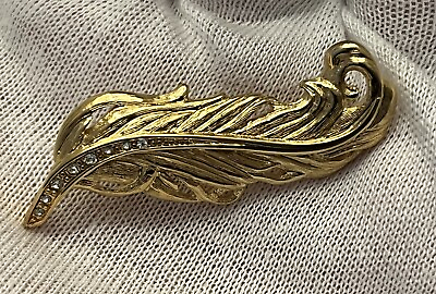#ad VINTAGE MONET SIGNED GOLD TONED FEATHER BROOCH W RHINESTONES J141 $19.99