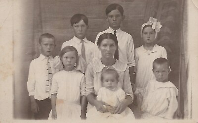 #ad Rare 1910 RPPC Postcard quot;Mom amp; her 7 kids great shot of early 1900#x27;squot; $2.90