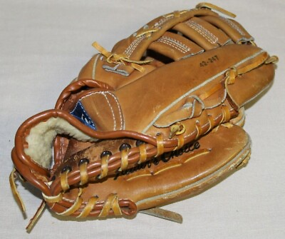 Youth Spalding Baseball Glove 42 247 Right Handed $8.25