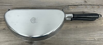 #ad Vintage Club Aluminum Ware 2 Piece Folding Omelette Pan. Very Nice $30.00