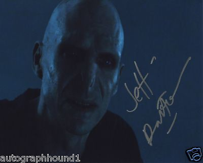#ad RALPH FIENNES SIGNED AUTOGRAPHED COLOR HARRY POTTER PHOTO TO JEFF $350.00