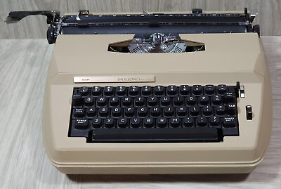 #ad Sears Model 161.53140 Vintage Electric Typewriter amp; Case READ DESCRIPTION $99.95