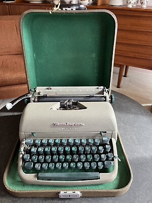 #ad Vintage 1950s Remington Quiet Riter Miracle Tab Typewriter w Hard Case $170.00