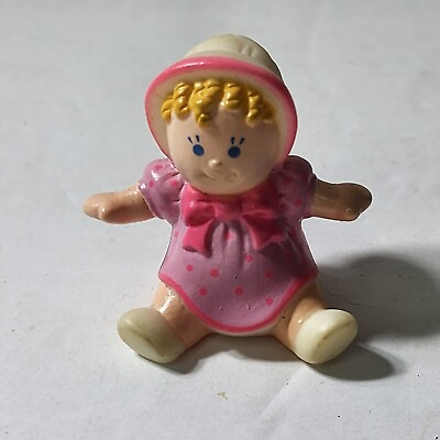 #ad Vintage Dollhouse Baby Girl Pink Doll Toy Figurine Bonnet Bow 2000 Mattel 1.5quot; $8.99