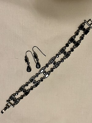 #ad Black stone Bracelet and earrings $5.99