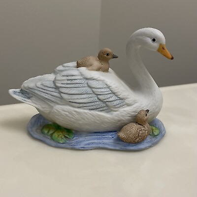 #ad Vintage Homco Mother Swan and Cygnet Babies Figurine Swimming 5quot; Ceramic 1467 $12.74