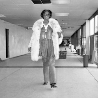 #ad American Singer Dionne Warwick At Heathrow Airport Following A 1970 Old Photo AU $9.00