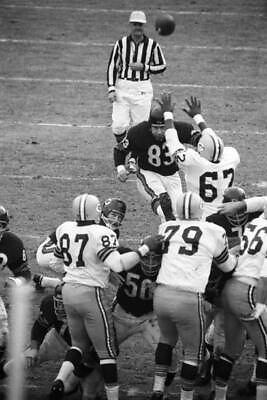 #ad Chicago Bears Roger Leclerc In Action Field Goal Attempt 1963 Old Football Photo AU $9.00