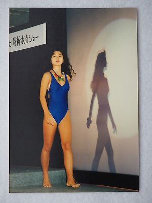 #ad Vintage photo around Y1990 Japanese girl at a swimsuit show Ey9567 $5.55