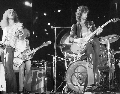 #ad Led Zeppelin 1973 on stage 8 x 10 Photo $5.99