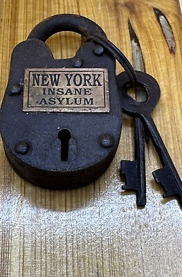 #ad New York NY Insane Asylum Working Cast Iron Lock w 2 Keys Rusty Antique Finish $20.00