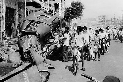 #ad Vietnam War Photo US Army UH 1 Heuy Helicopter Crash Saigon Militaria 8267 $6.49